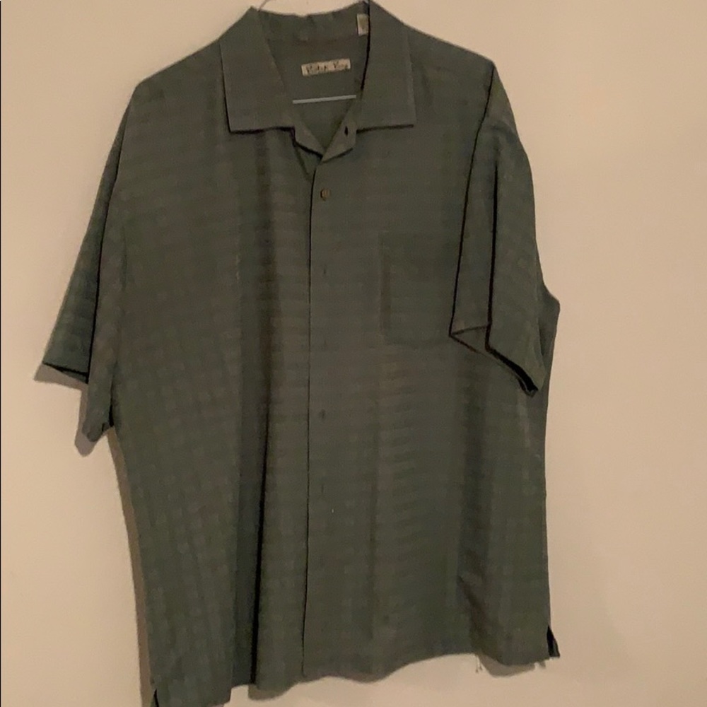 Short sleeved shirt green